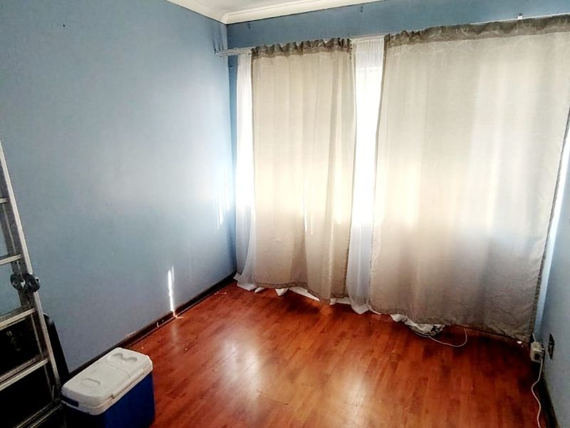 4 Bedroom House for Sale in Dawn  - Photo 6