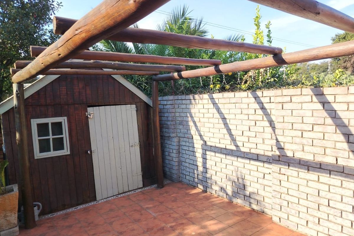 FOR SALE – BEAUTIFUL FULL TITLE 2 BEDROOM HOME IN SECURITY COMPLEX - Photo 5
