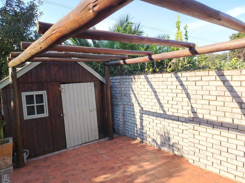 FOR SALE – BEAUTIFUL FULL TITLE 2 BEDROOM HOME IN SECURITY COMPLEX - Photo 5
