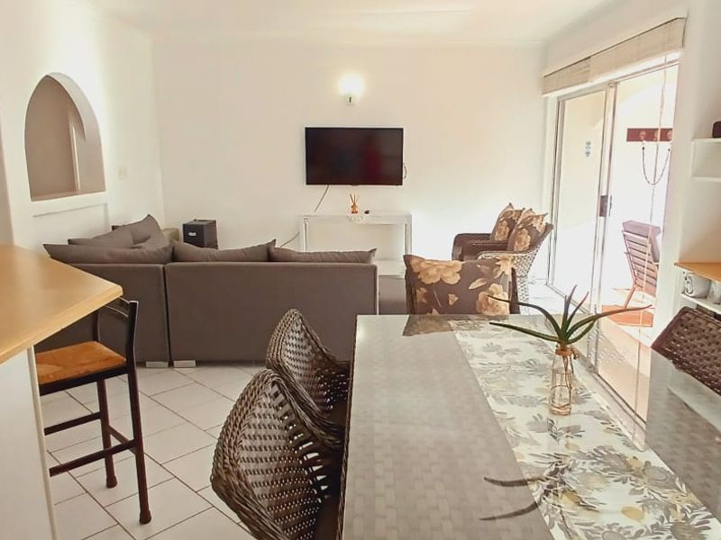 Stunning Vaal Dam Retreat in Secure Sunset Cove Estate - Photo 8