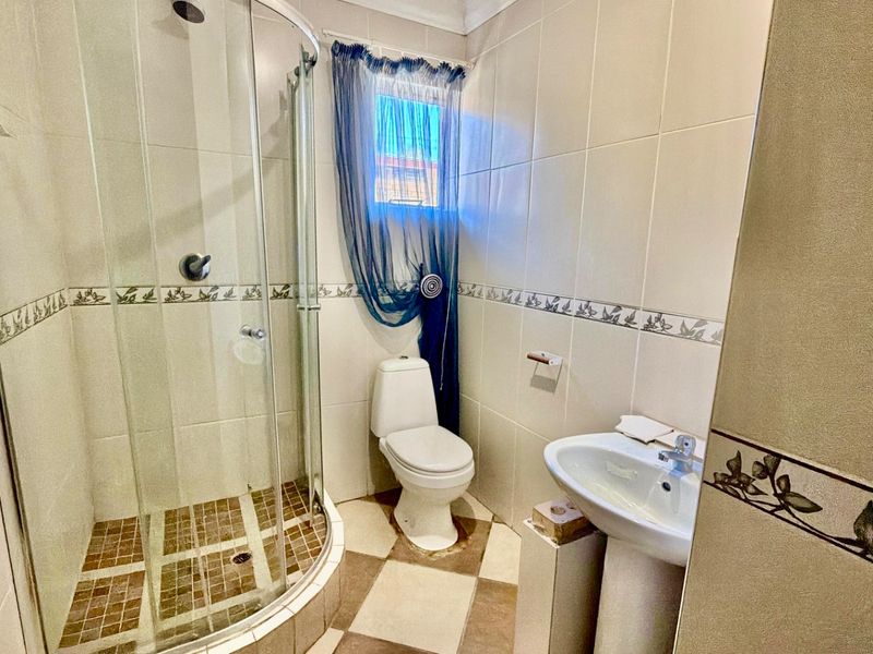 10 Bedroom and 10 En-suite for sale in Stilfontein - Photo 10