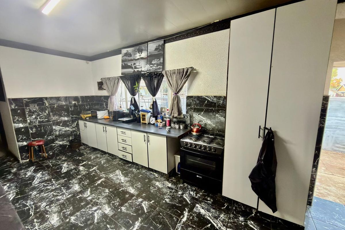 Family home in Songloed - Photo 3