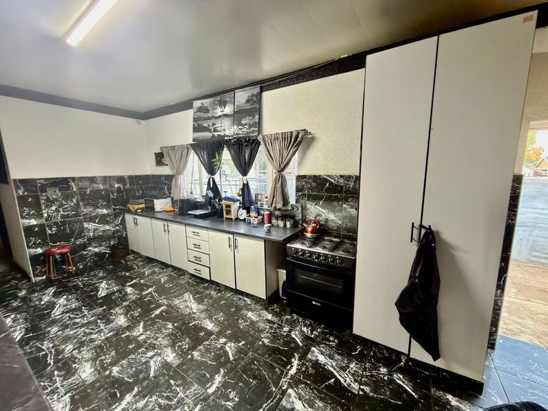 Family home in Songloed - Photo 3