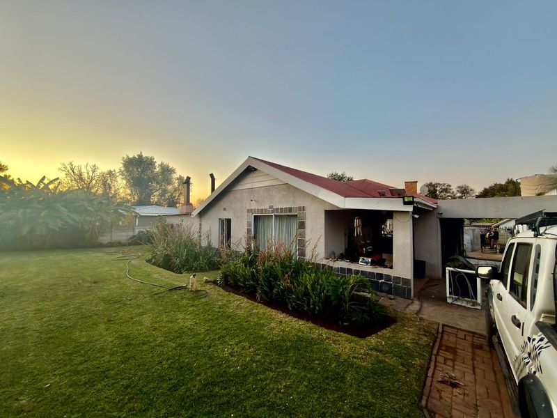 Family home in Songloed - Photo 1