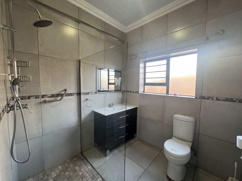 full title townhouse in retirement village - Photo 9