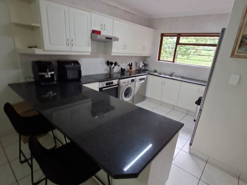 Stunning 4 Bedroom Apartment In An Eco Estate - Going For A Song! - Photo 3