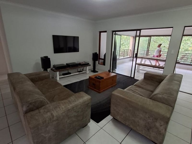 Stunning 4 Bedroom Apartment In An Eco Estate - Going For A Song! - Photo 5