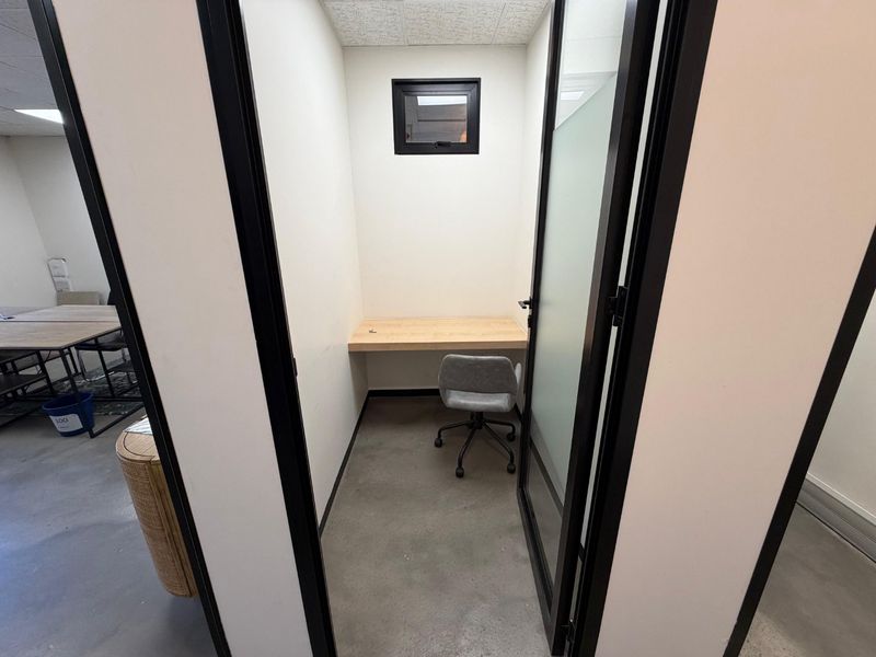 Well-Appointed Century City Workspace Near Canal Walk and Major Transport Routes - Photo 9