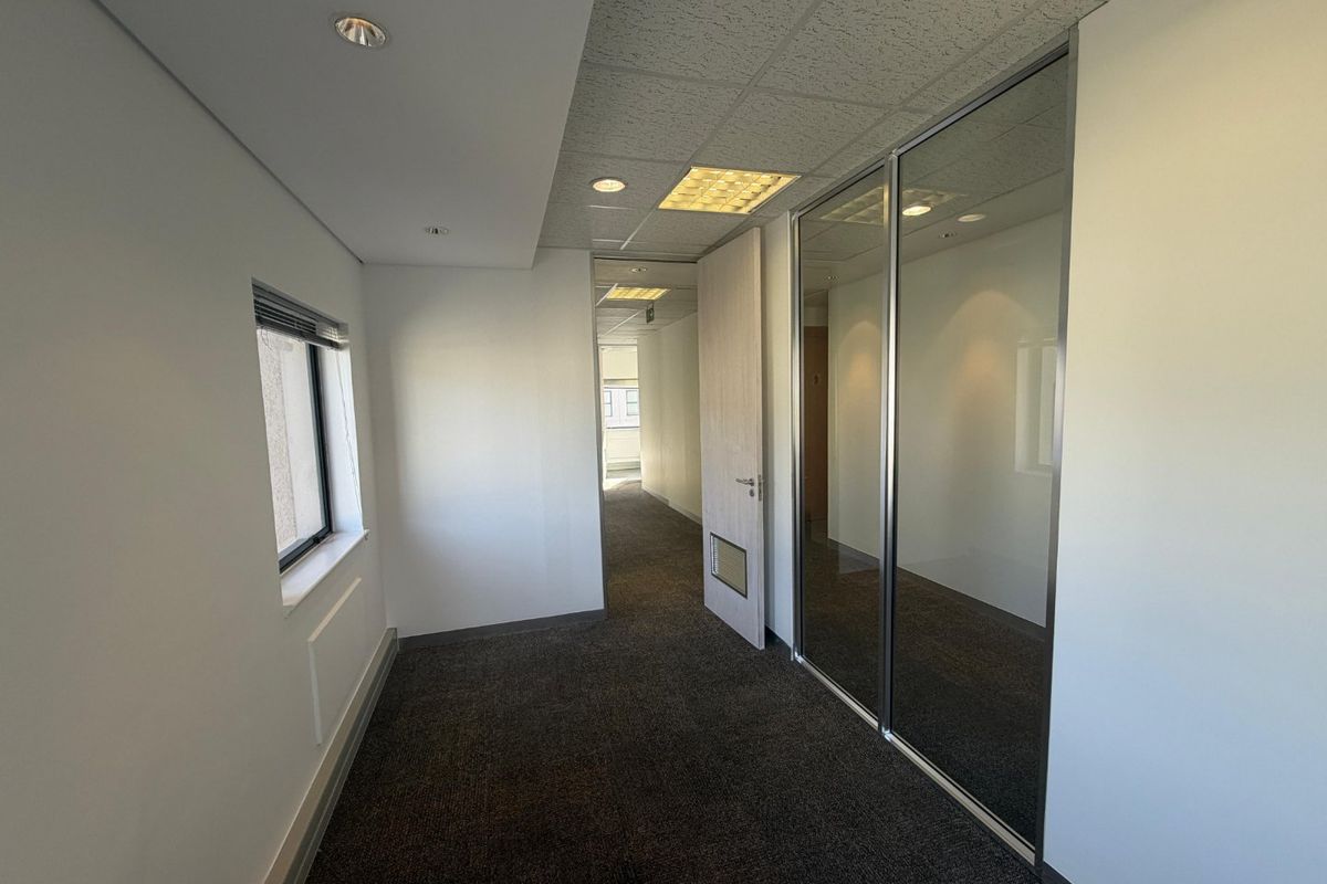 Contemporary Office Suite Near Canal Walk and Major Transport Routes - Photo 3