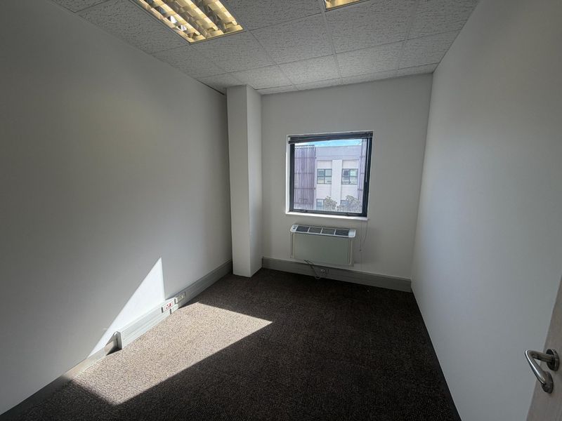 Contemporary Office Suite Near Canal Walk and Major Transport Routes - Photo 8