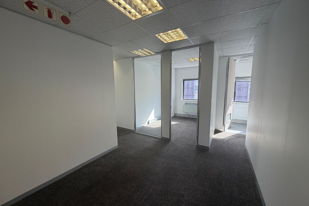 Contemporary Office Suite Near Canal Walk and Major Transport Routes - Photo 5