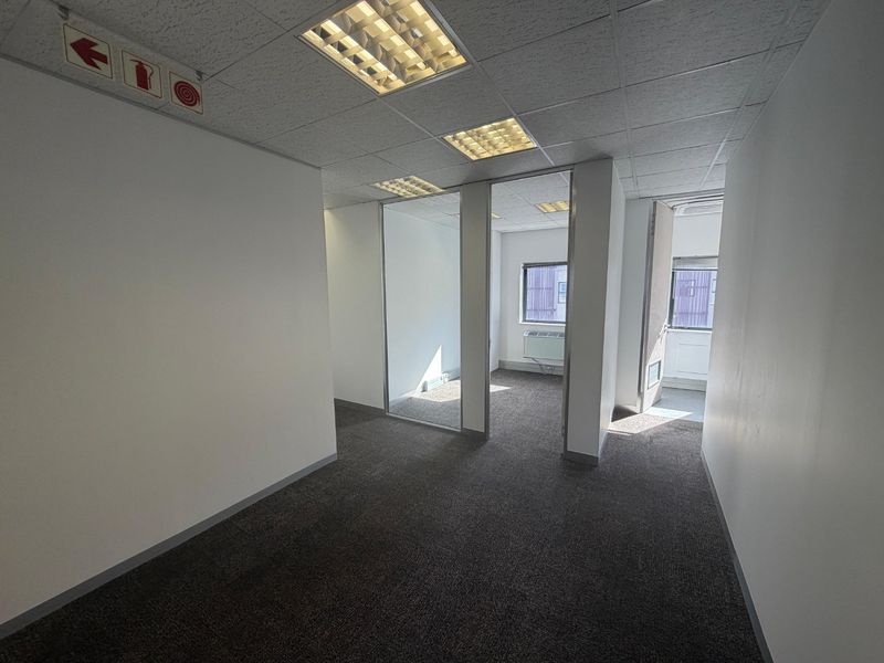 Contemporary Office Suite Near Canal Walk and Major Transport Routes - Photo 5