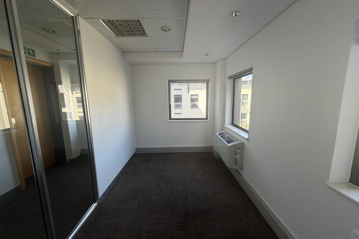 Contemporary Office Suite Near Canal Walk and Major Transport Routes - Photo 4