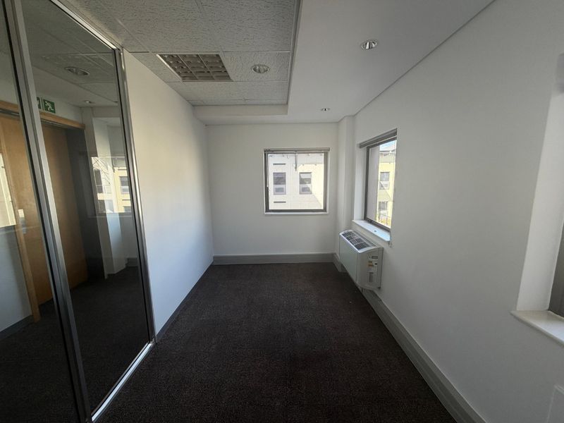 Contemporary Office Suite Near Canal Walk and Major Transport Routes - Photo 4