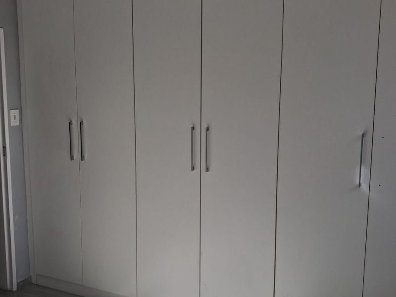 Modern refurbished one bedroom unit available for the over 50's. - Photo 7