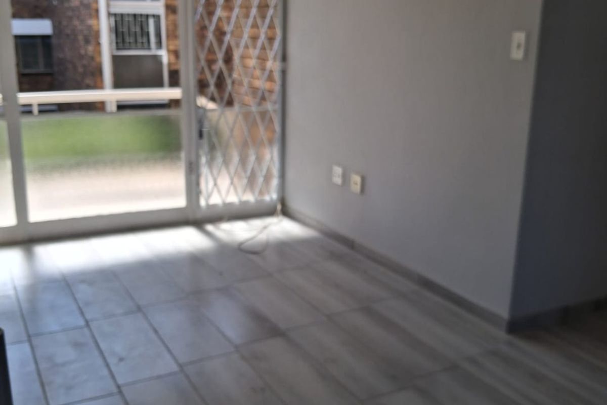 Modern refurbished one bedroom unit available for the over 50's. - Photo 3