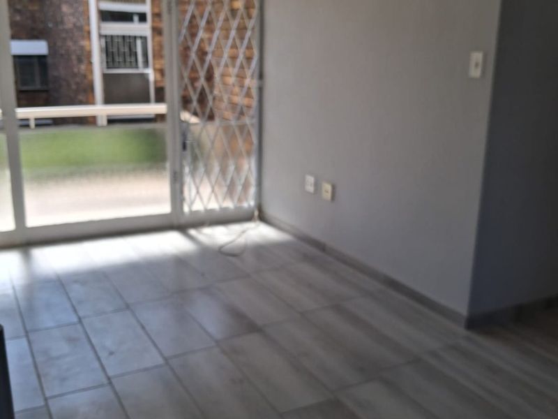 Modern refurbished one bedroom unit available for the over 50's. - Photo 3