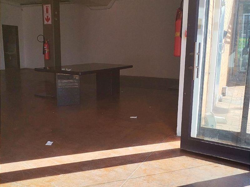 Prime 269sqm Retail Space To Let in Secure Lifestyle Complex – Montana - Photo 4