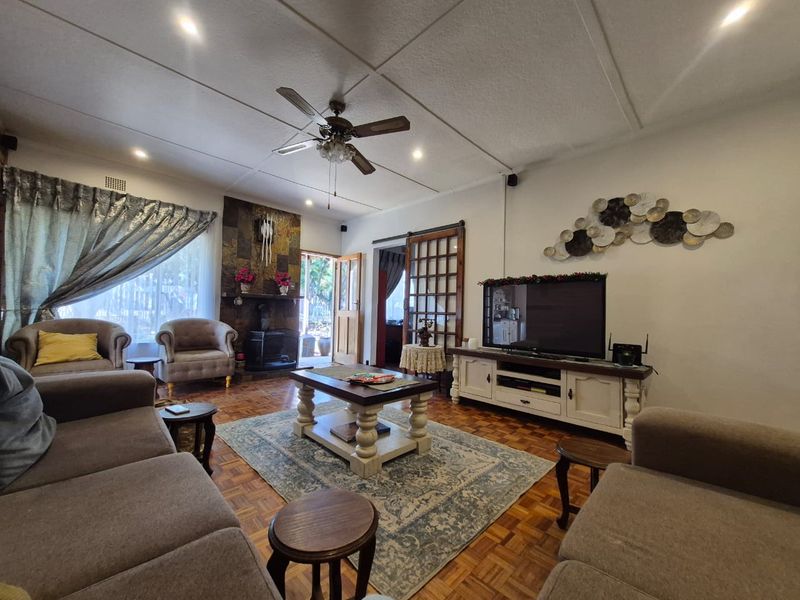 Two Homes, One Price – Perfect Family & Investment Opportunity! - Photo 4