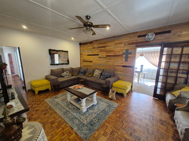 Two Homes, One Price – Perfect Family & Investment Opportunity! - Photo 2