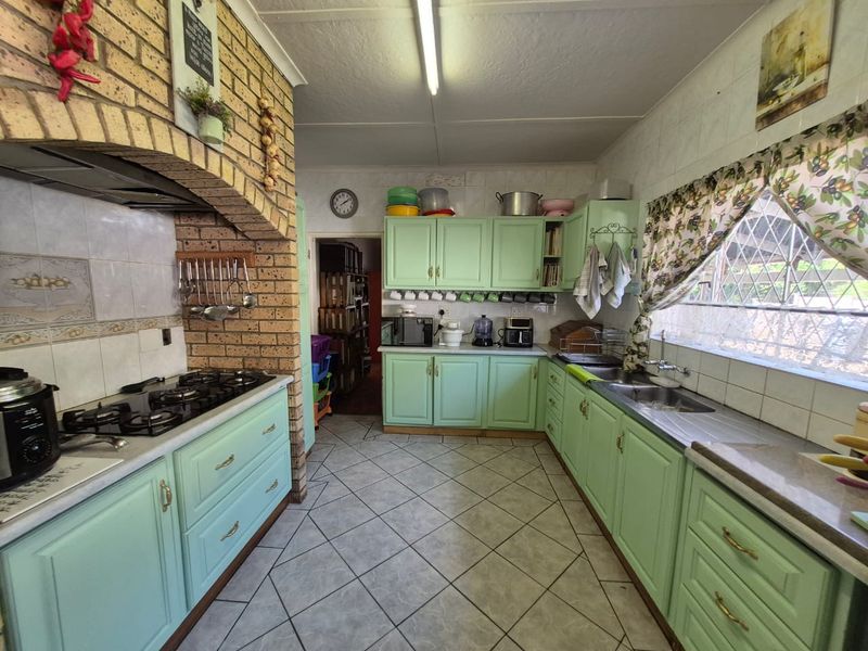 Two Homes, One Price – Perfect Family & Investment Opportunity! - Photo 10
