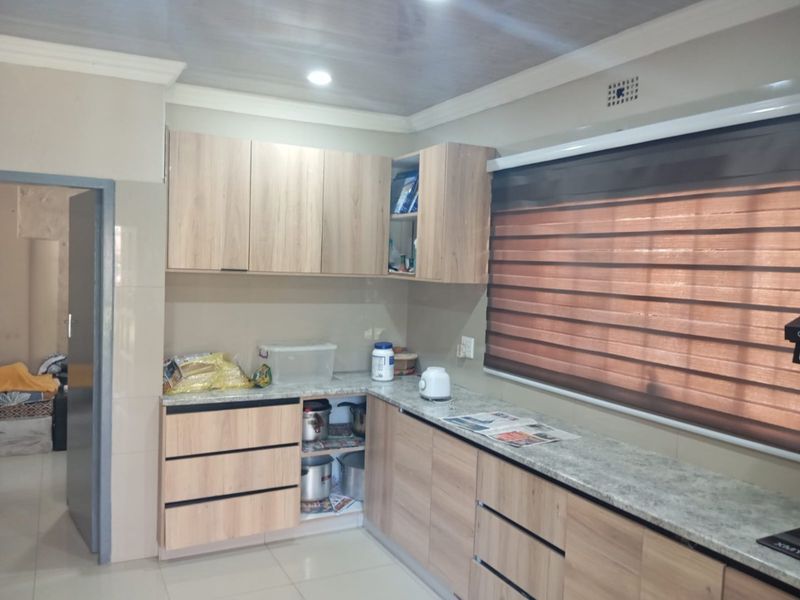 A House Situated on a 4568 Square meter - Photo 9