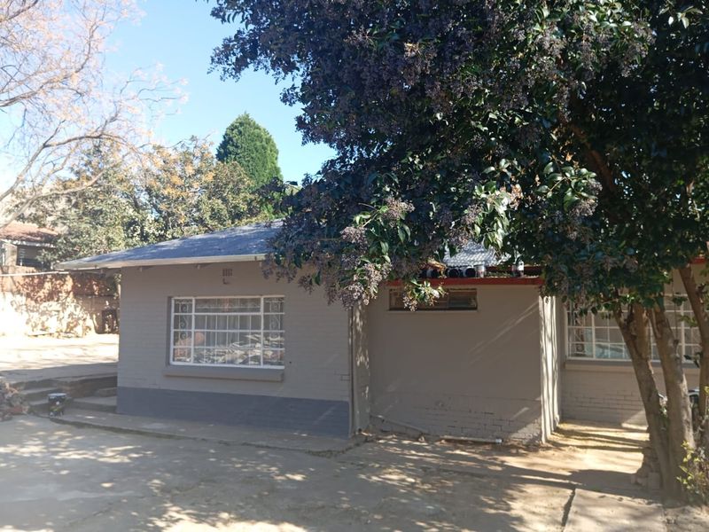 A House Situated on a 4568 Square meter - Photo 1