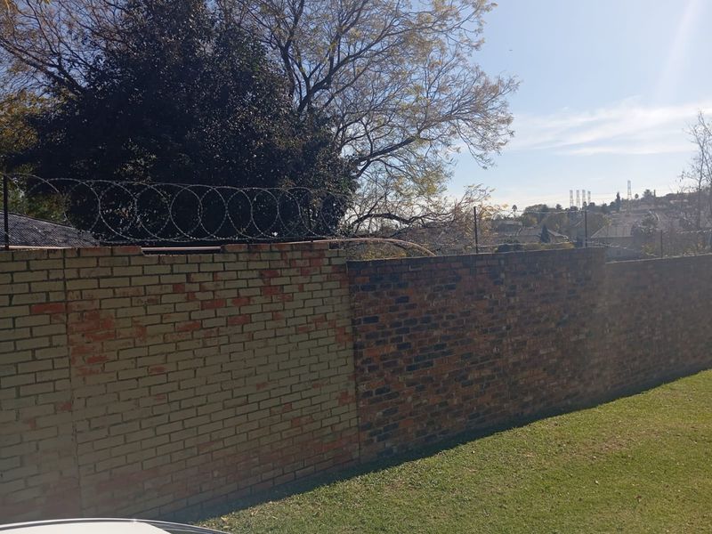 Charming Dunsevern Family Home size for Sale, Close to Corlett Gardens and Lyndhurst - Photo 6