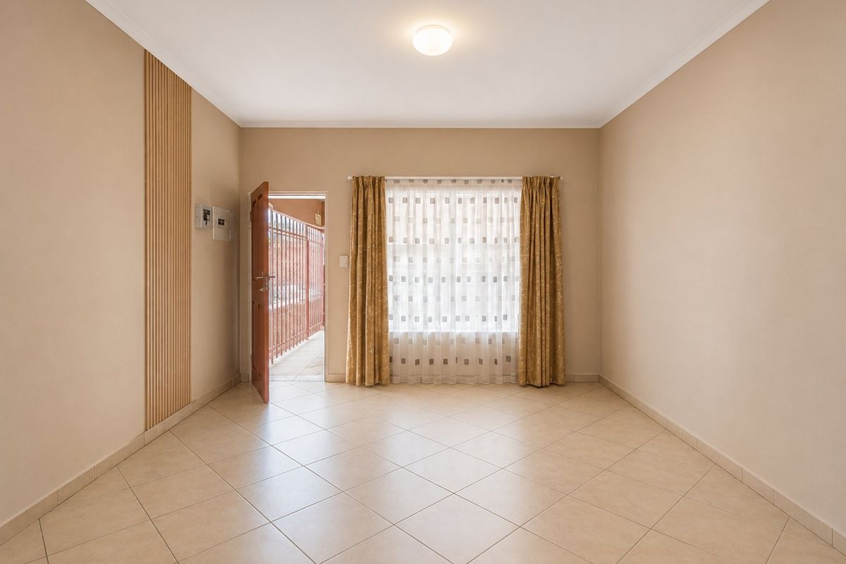 Spacious Croydon ground floor apartment with lock up garage! - Photo 5