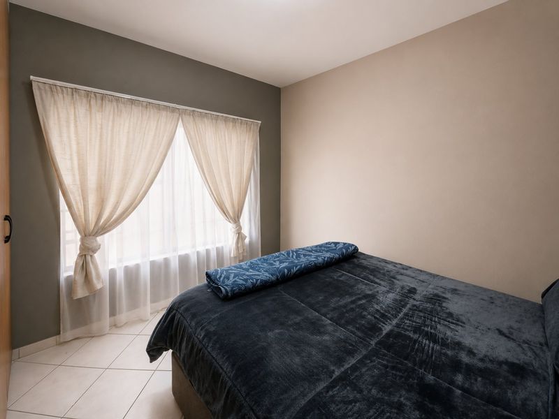 Spacious Croydon ground floor apartment with lock up garage! - Photo 7