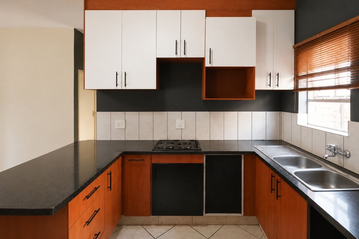 Spacious Croydon ground floor apartment with lock up garage! - Photo 4
