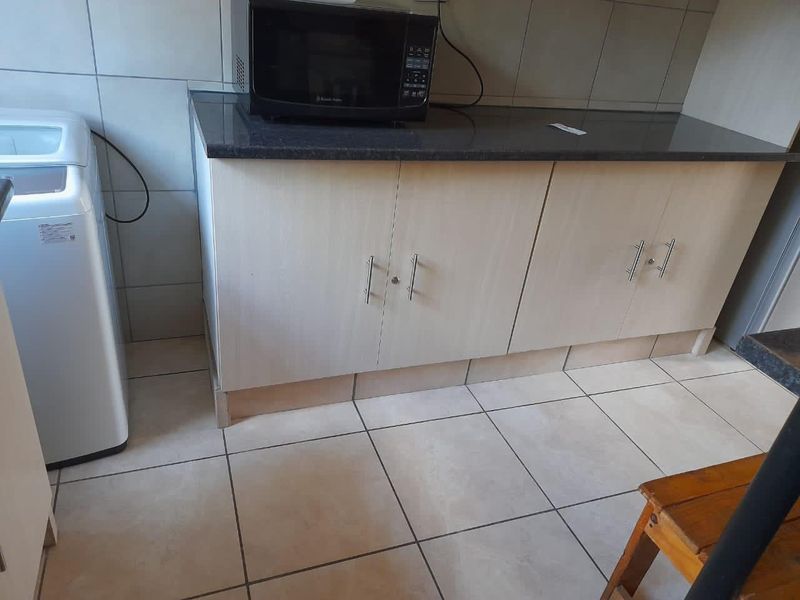 Double Stand With A 4 Bedroom House For Sale - Photo 5