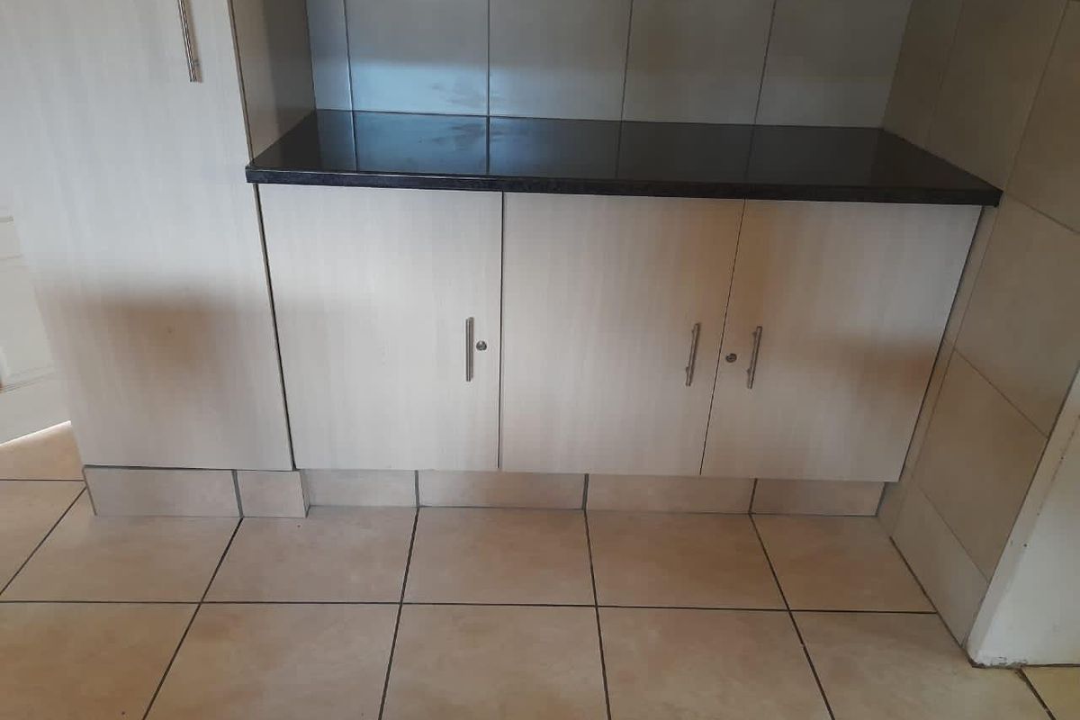 Double Stand With A 4 Bedroom House For Sale - Photo 3