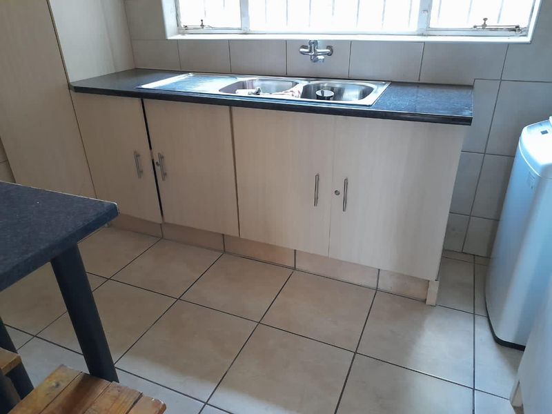 Double Stand With A 4 Bedroom House For Sale - Photo 4
