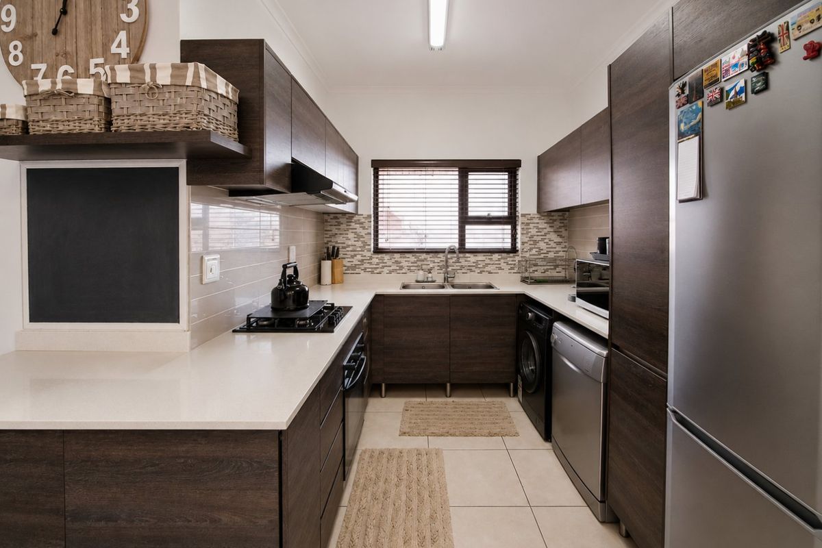 Spacious Greenstone aparment with Open Plan Living and extras! - Photo 4