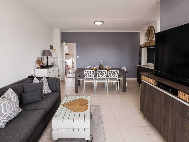 Spacious Greenstone aparment with Open Plan Living and extras! - Photo 6