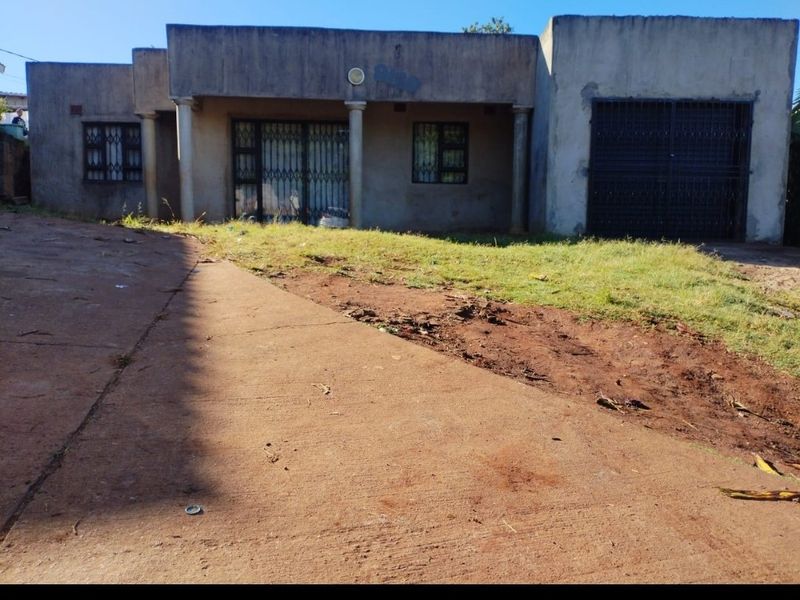 3 Bedroom house for sale in UMhlathuze township. - Photo 1