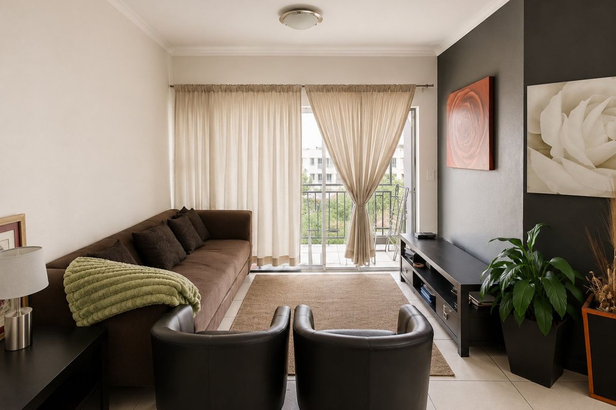 Spacious Modderfontein Apartment with Open Plan Living ideal for the Investor. - Photo 4