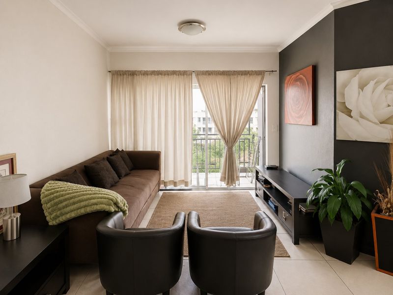 Spacious Modderfontein Apartment with Open Plan Living ideal for the Investor. - Photo 4