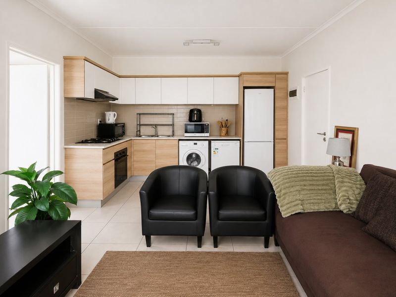 Spacious Modderfontein Apartment with Open Plan Living ideal for the Investor. - Photo 3