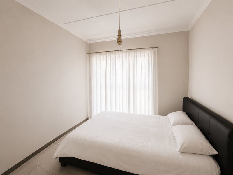 Spacious Modderfontein Apartment with Open Plan Living ideal for the Investor. - Photo 6