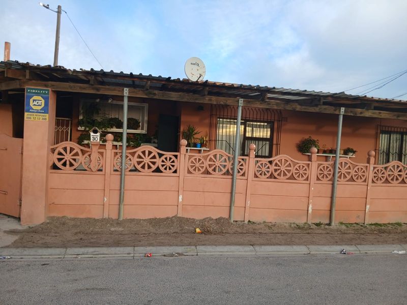 3 bedroom house for sale - Photo 2