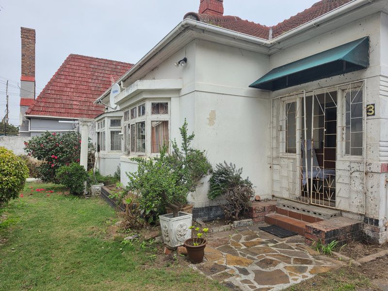 2 Bedroom Home in Goodwood - Photo 3