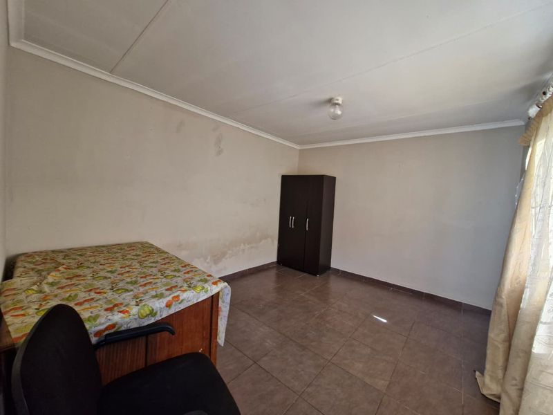 Cozy Bachelor Room Available – R2500 Incl. Water & Light - Photo 7