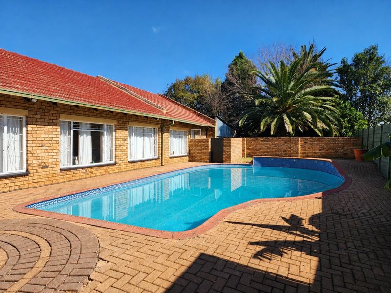 3 BEDROOM HOUSE IN FLIMIEDA - Photo 1