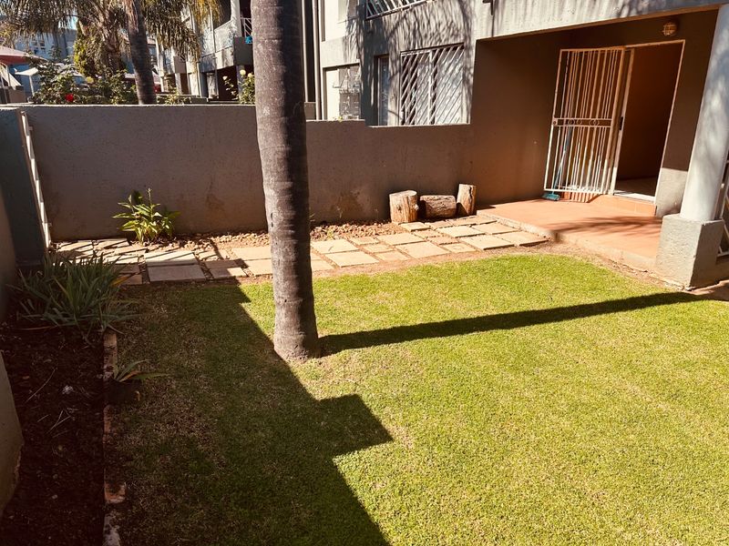 Lovely and Spacious Ground Floor Simplex For Sale.  - Photo 2