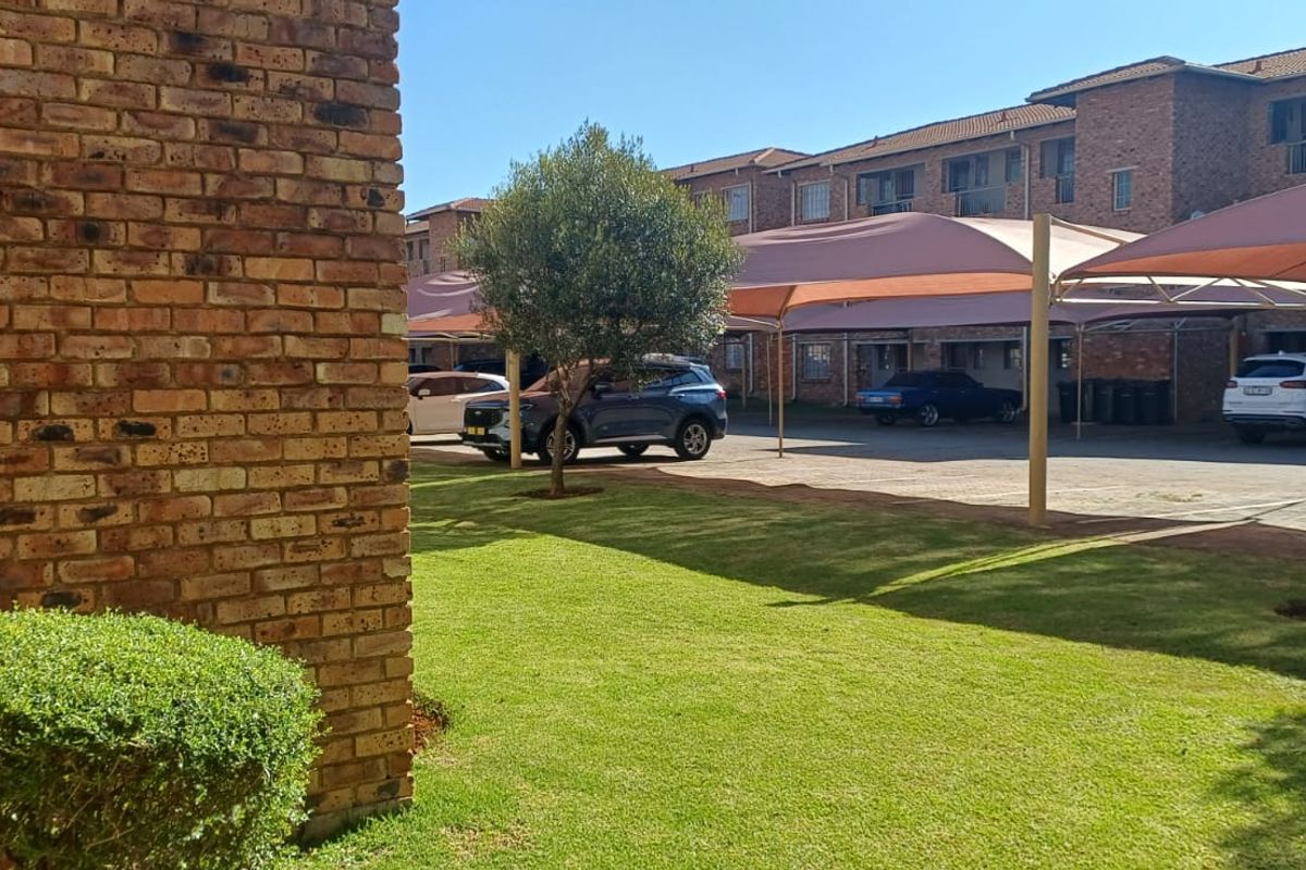 Modern Ground Floor Apartment in Hughes, Boksburg – Perfect Lock-Up-and-Go Living - Photo 4
