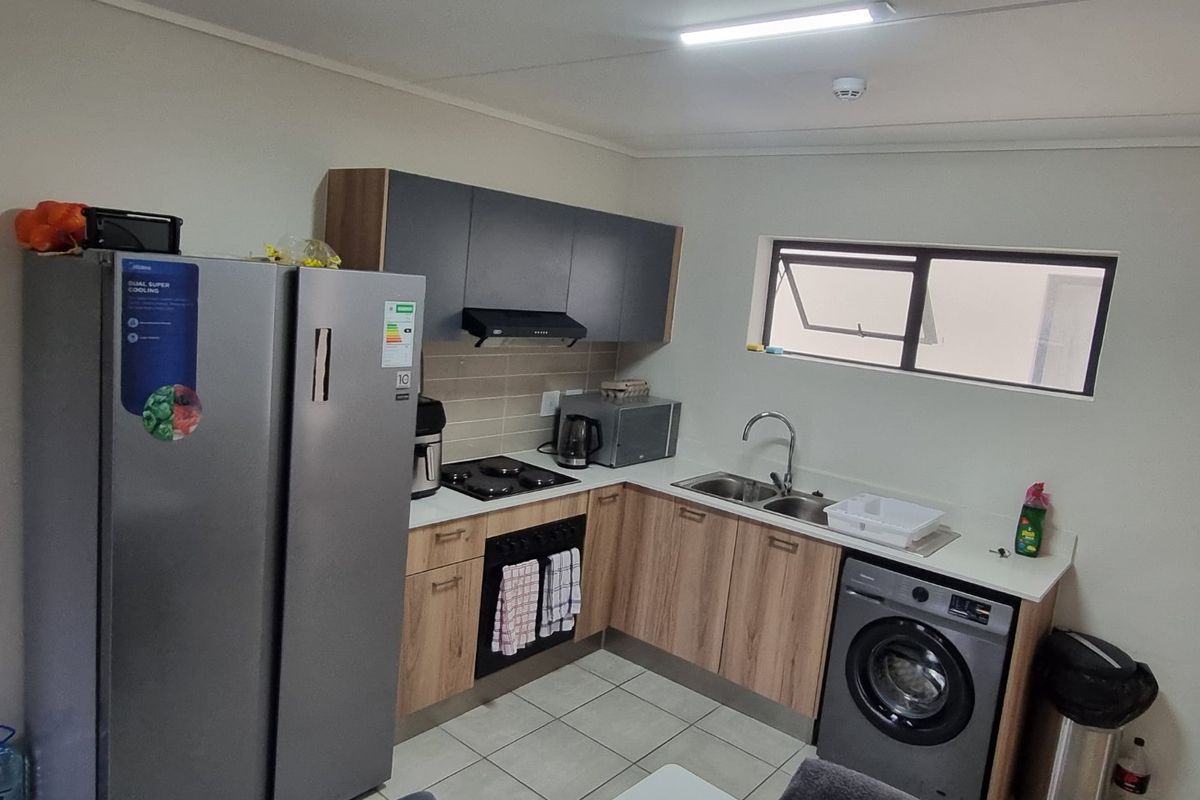 2 Bedroom Apartment for Sale in Greenbay, Gordons Bay - Photo 4