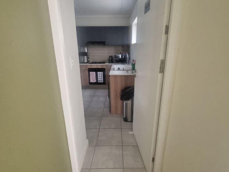 2 Bedroom Apartment for Sale in Greenbay, Gordons Bay - Photo 3