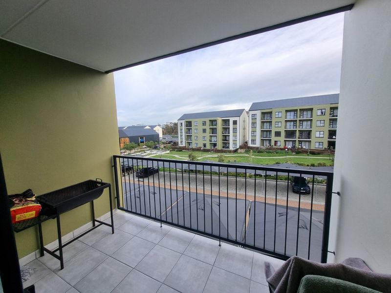 2 Bedroom Apartment for Sale in Greenbay, Gordons Bay - Photo 1
